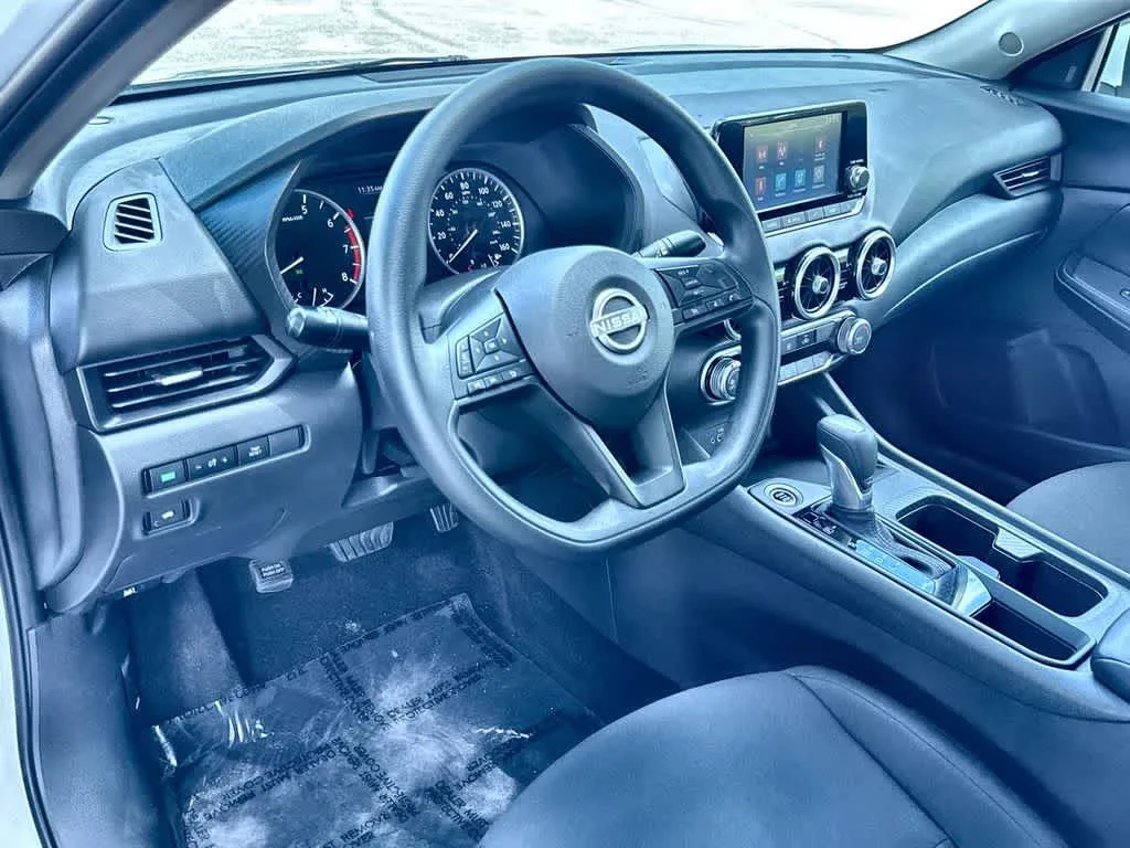 2025 Nissan Sentra S photo 13