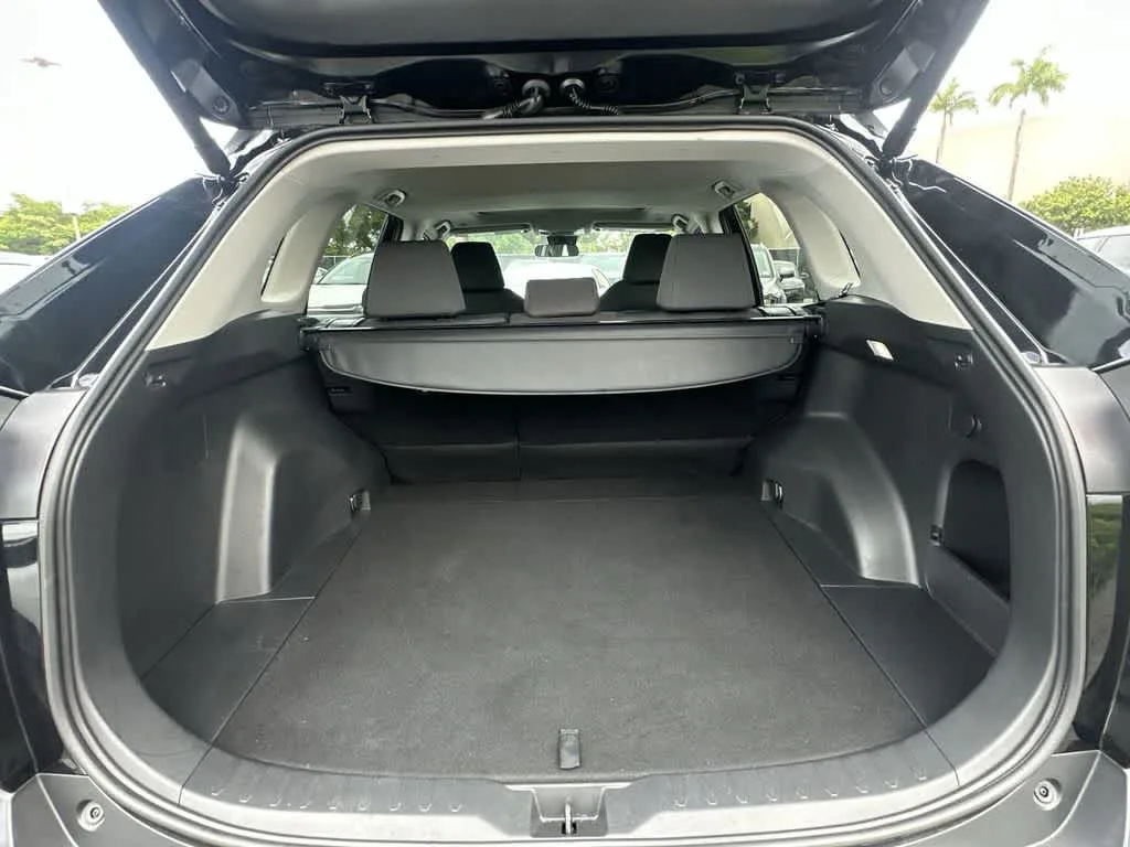 2024 Toyota RAV4 XLE photo 12