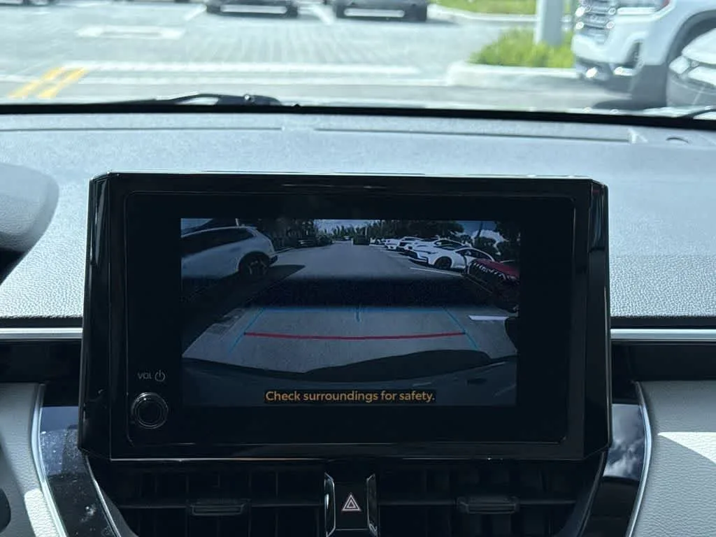 2023 Toyota Corolla Cross L photo 19