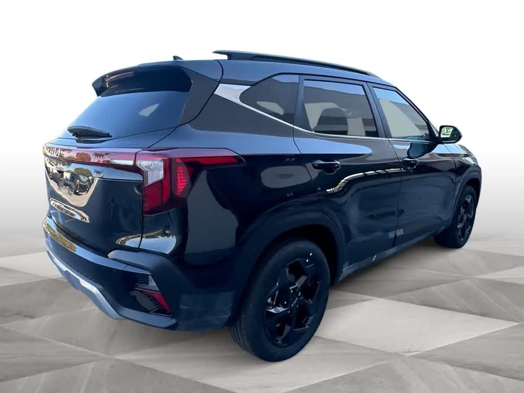 2026 Kia Seltos EX photo 8