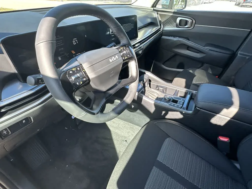 2026 Kia Sorento LX photo 13