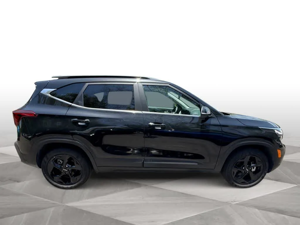 2026 Kia Seltos EX photo 9