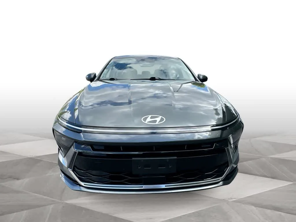 2025 Hyundai Sonata Hybrid SEL photo 3