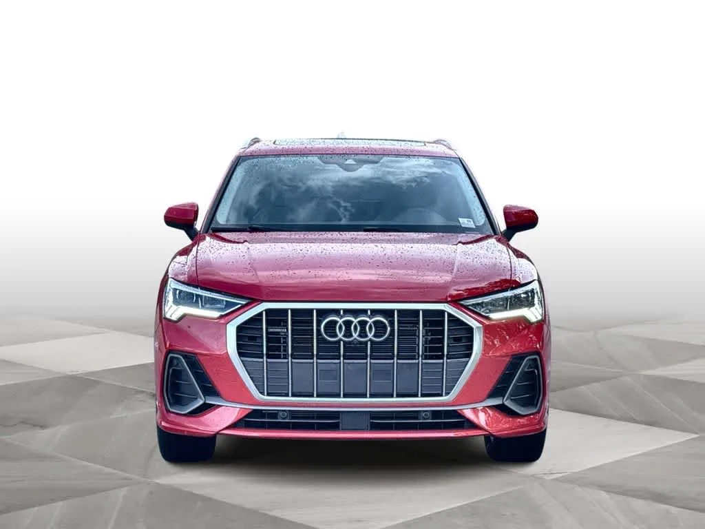 2025 Audi Q3 S line Premium Plus photo 3