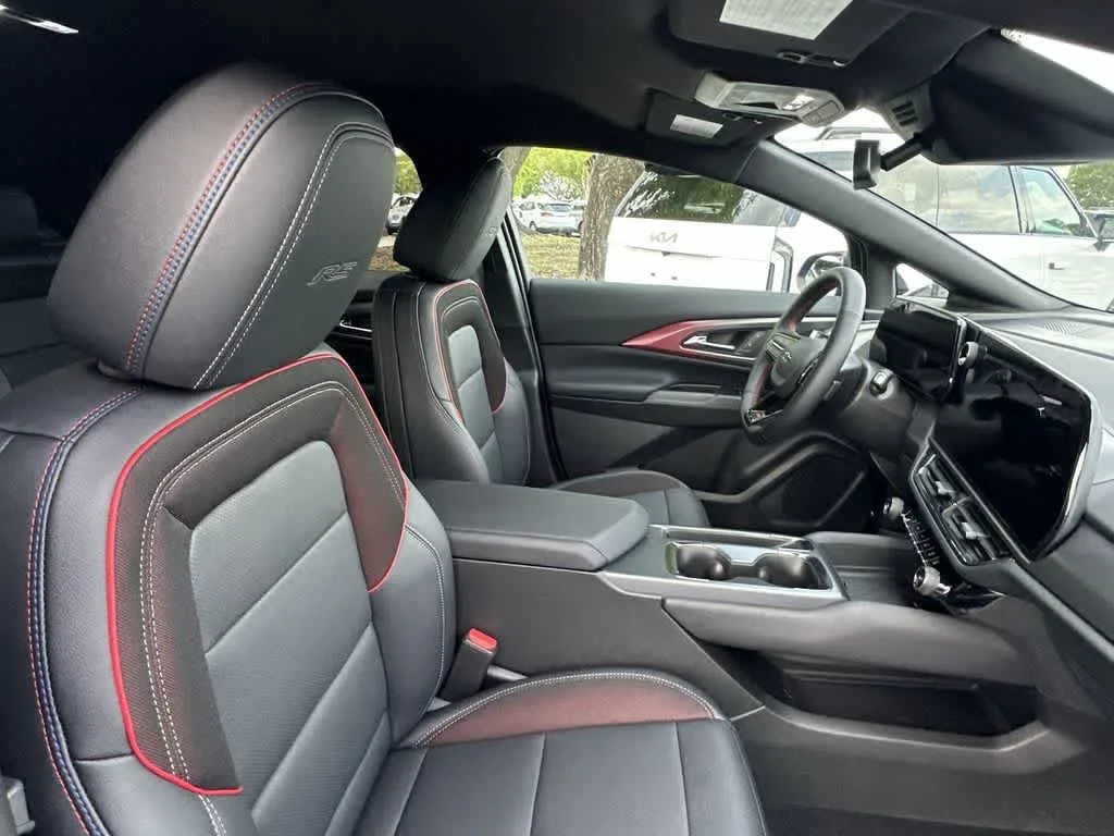2026 Chevrolet Equinox EV RS photo 14