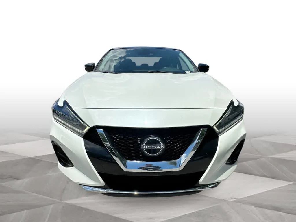 2023 Nissan Maxima Platinum photo 3