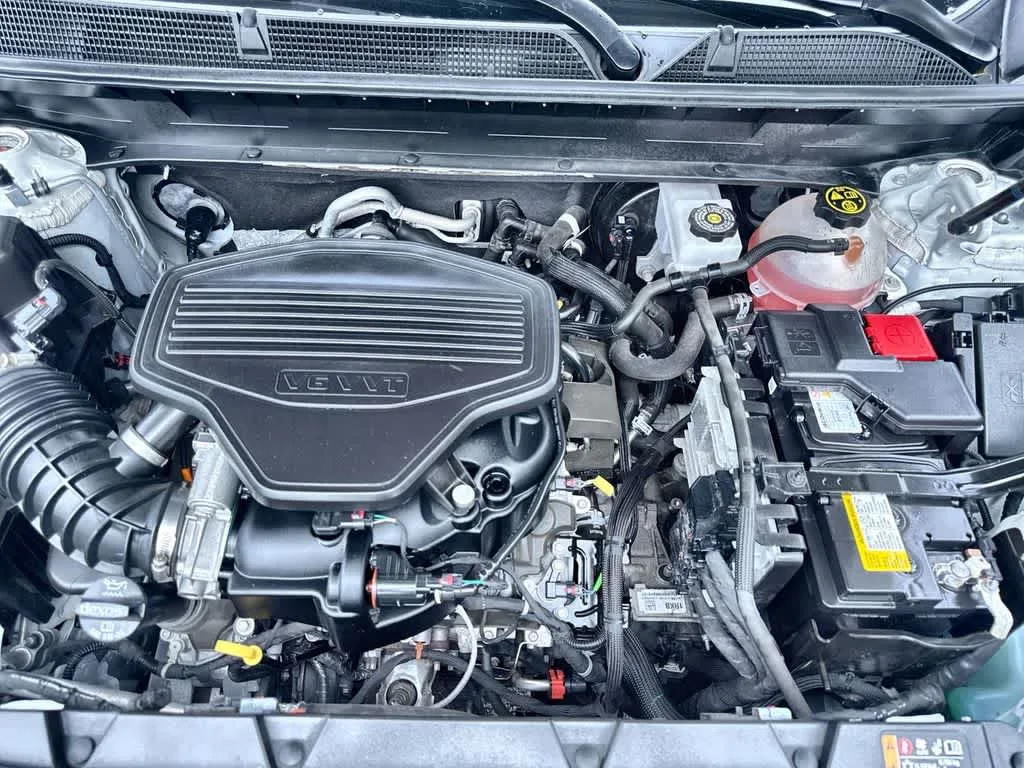 2023 GMC Acadia SLT photo 12