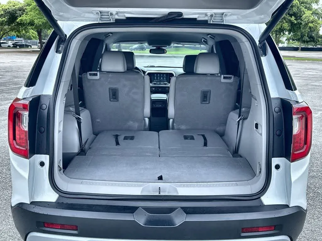 2023 GMC Acadia SLT photo 25