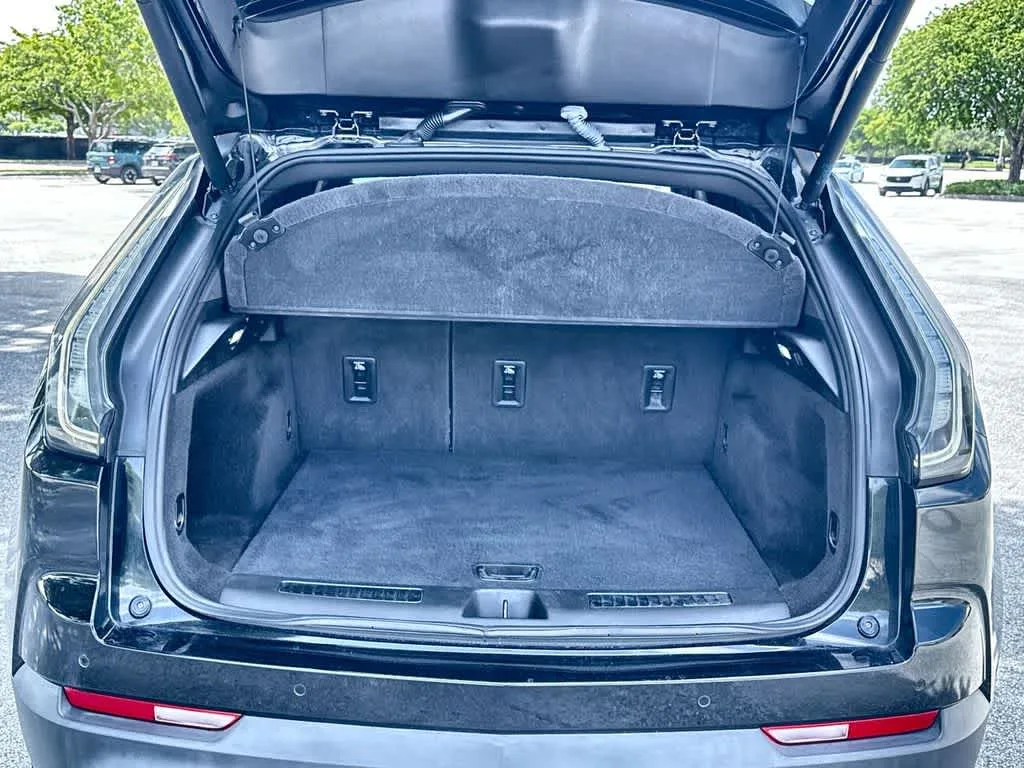 2022 Cadillac XT4 FWD Sport photo 25