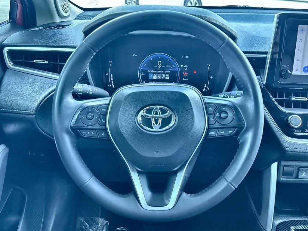 2023 Toyota Corolla Cross XLE photo 15