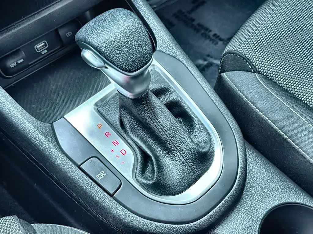 2024 Kia Forte LXS photo 21