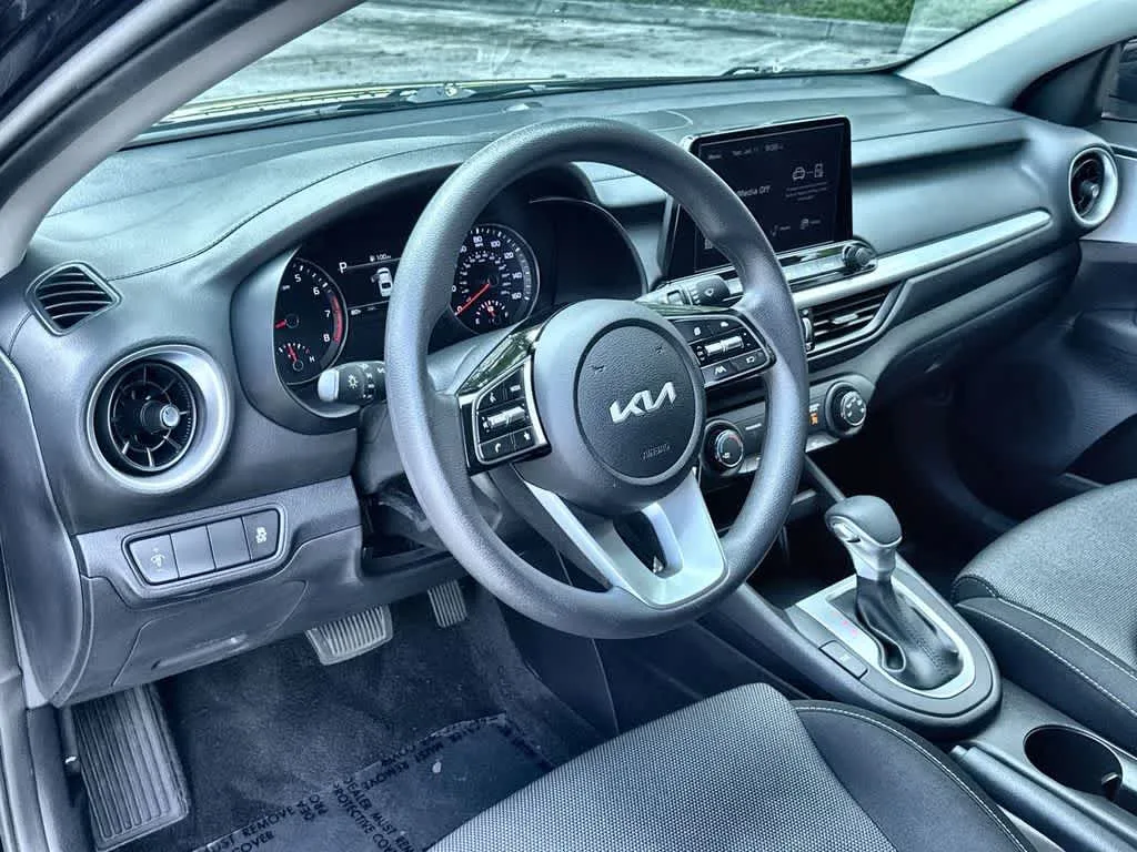 2024 Kia Forte LXS photo 13