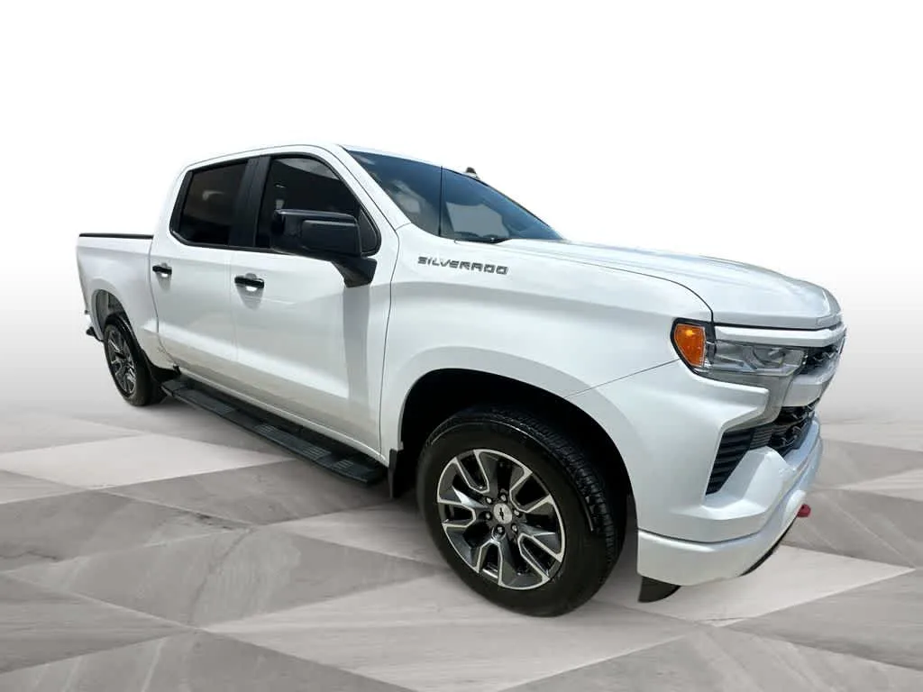 2025 Chevrolet Silverado 1500 RST photo 2