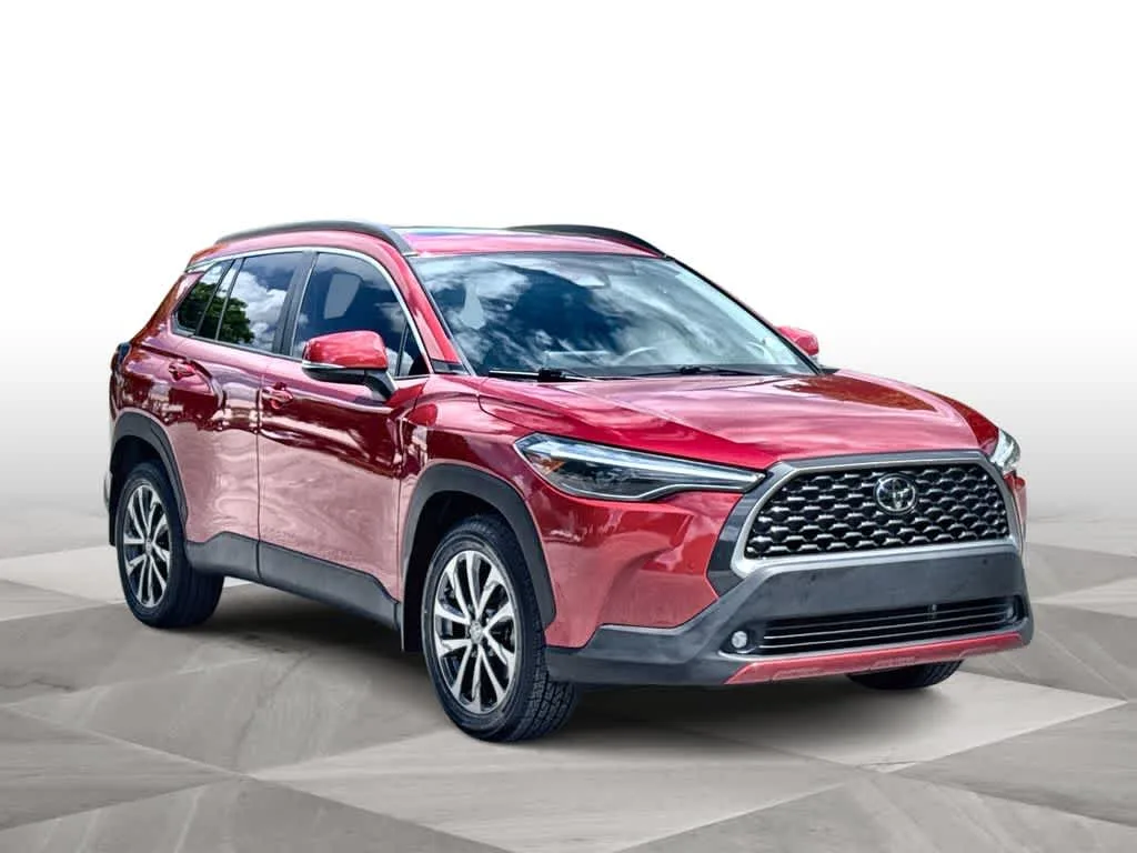 2023 Toyota Corolla Cross XLE photo 2