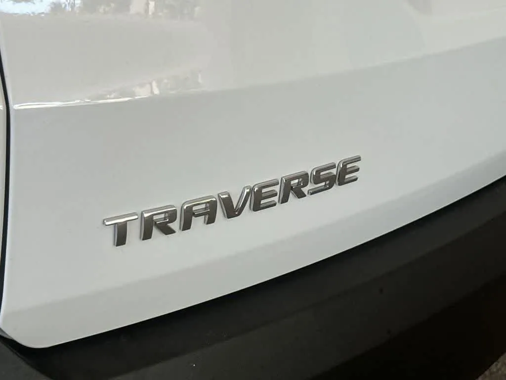 2023 Chevrolet Traverse LS photo 11
