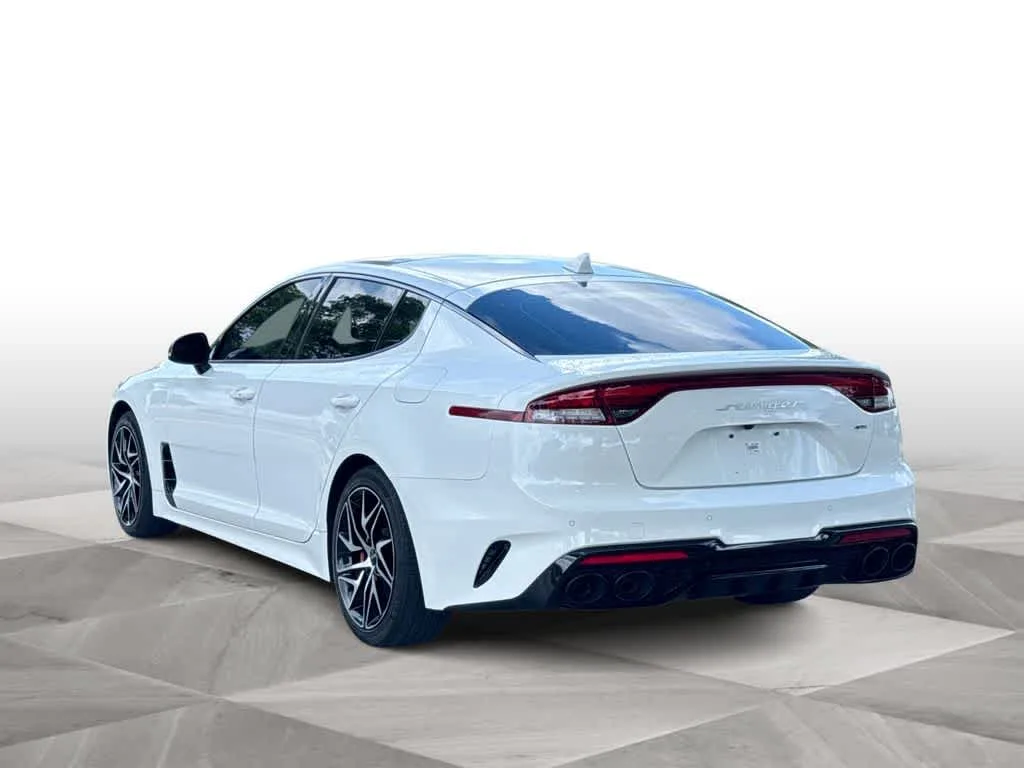 2023 Kia Stinger GT-Line photo 6