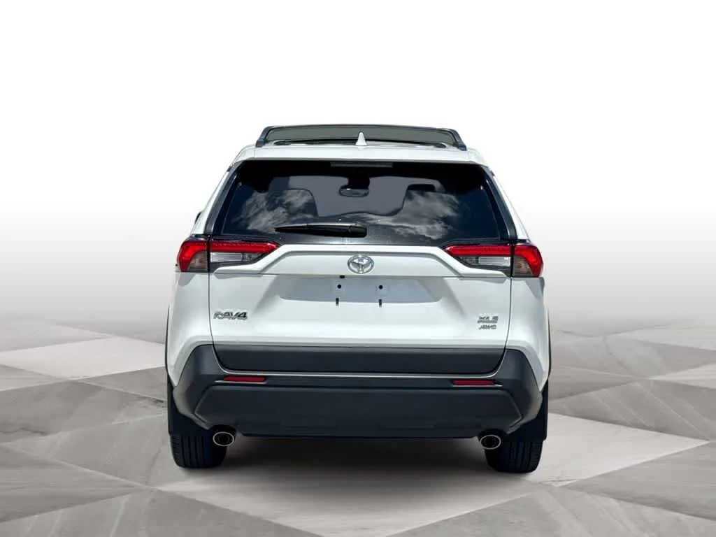 2025 Toyota RAV4 XLE Premium photo 7