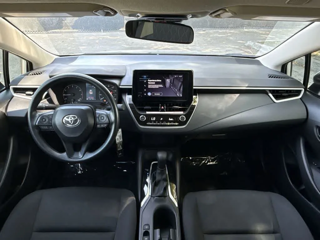 2025 Toyota Corolla LE photo 24