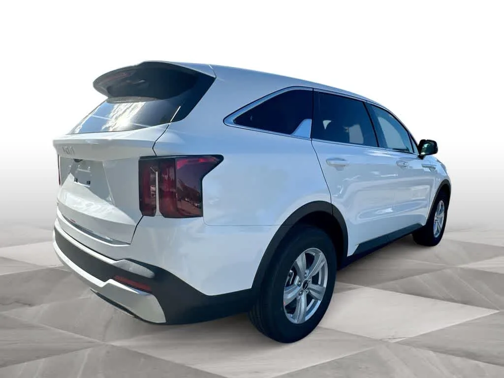 2026 Kia Sorento LX photo 8