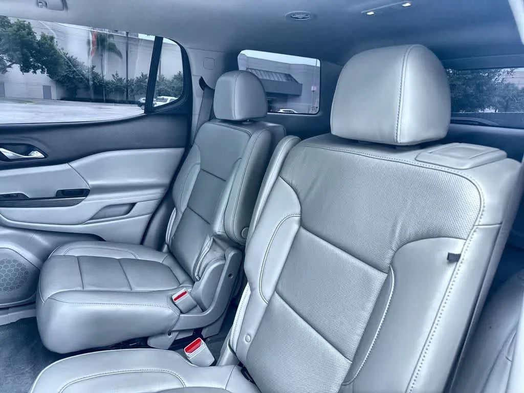 2023 GMC Acadia SLT photo 22