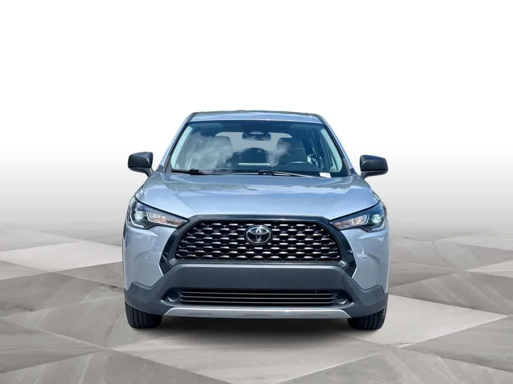 2023 Toyota Corolla Cross L photo 3