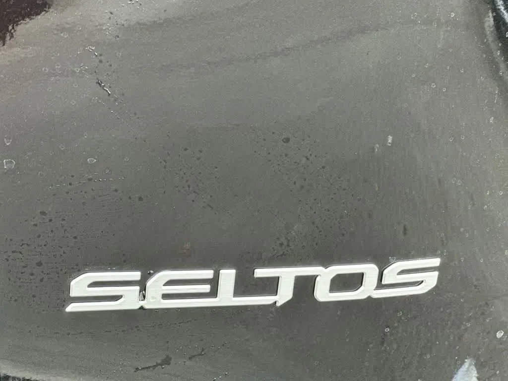 2026 Kia Seltos SX photo 10