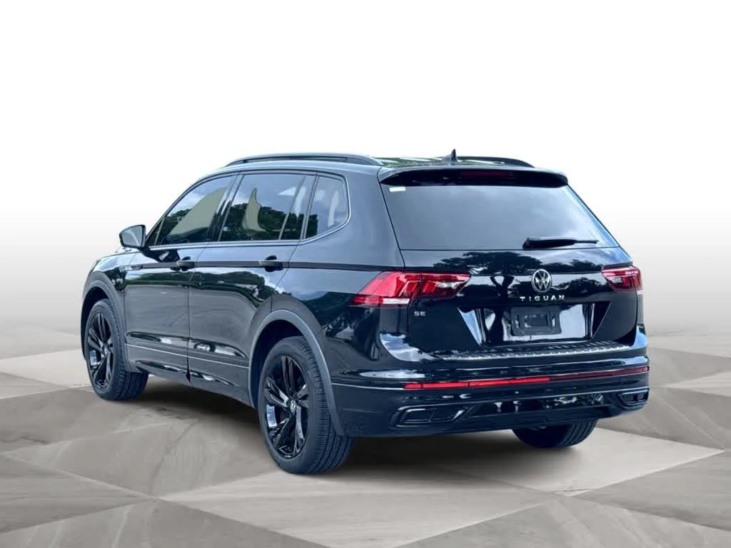 2024 Volkswagen Tiguan SE R-Line Black photo 6