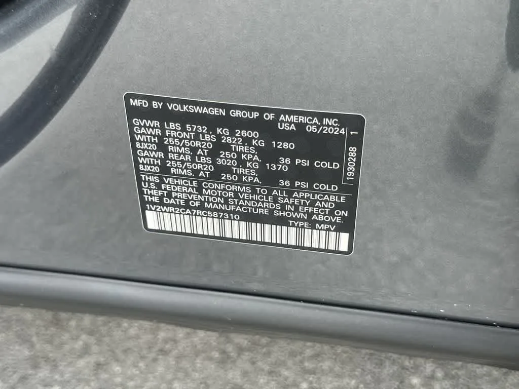 2024 Volkswagen Atlas 2.0T SE w/Technology photo 18