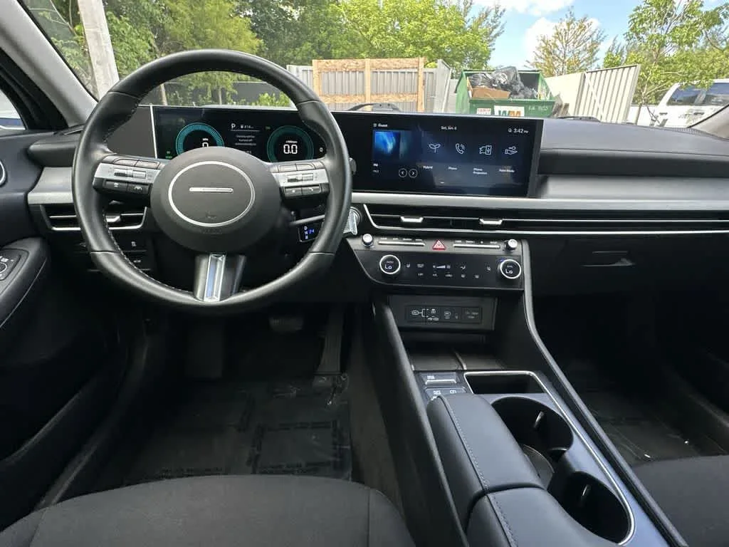 2025 Hyundai Sonata Hybrid SEL photo 17