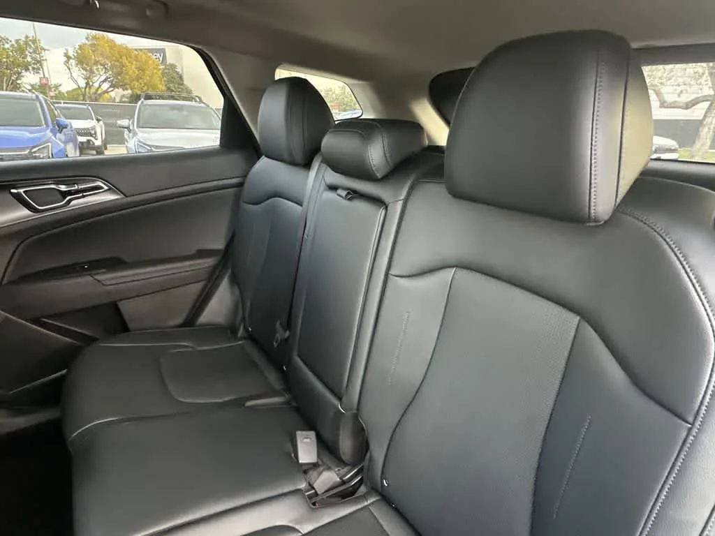 2026 Kia Sportage SX photo 22