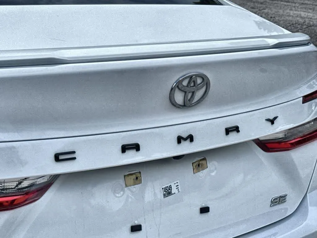 2025 Toyota Camry SE photo 10