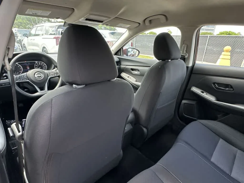2025 Nissan Sentra SV photo 16
