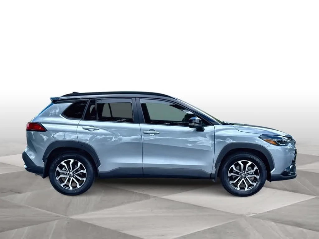 2025 Toyota Corolla Cross Hybrid SE photo 9