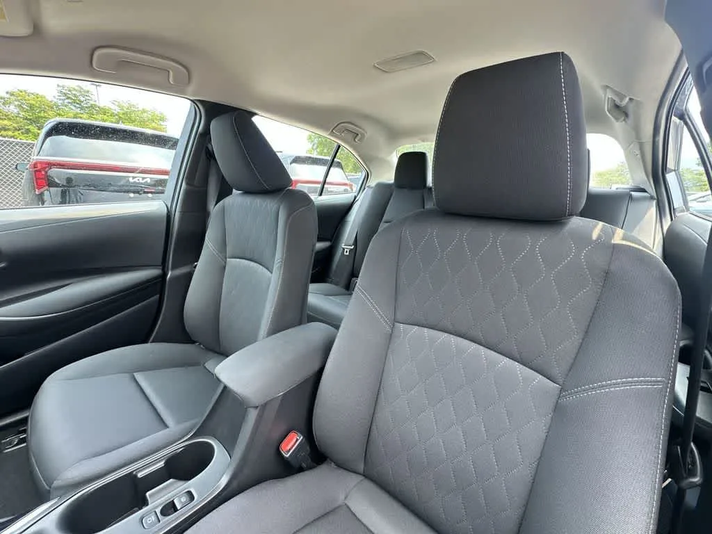 2025 Toyota Corolla LE photo 14