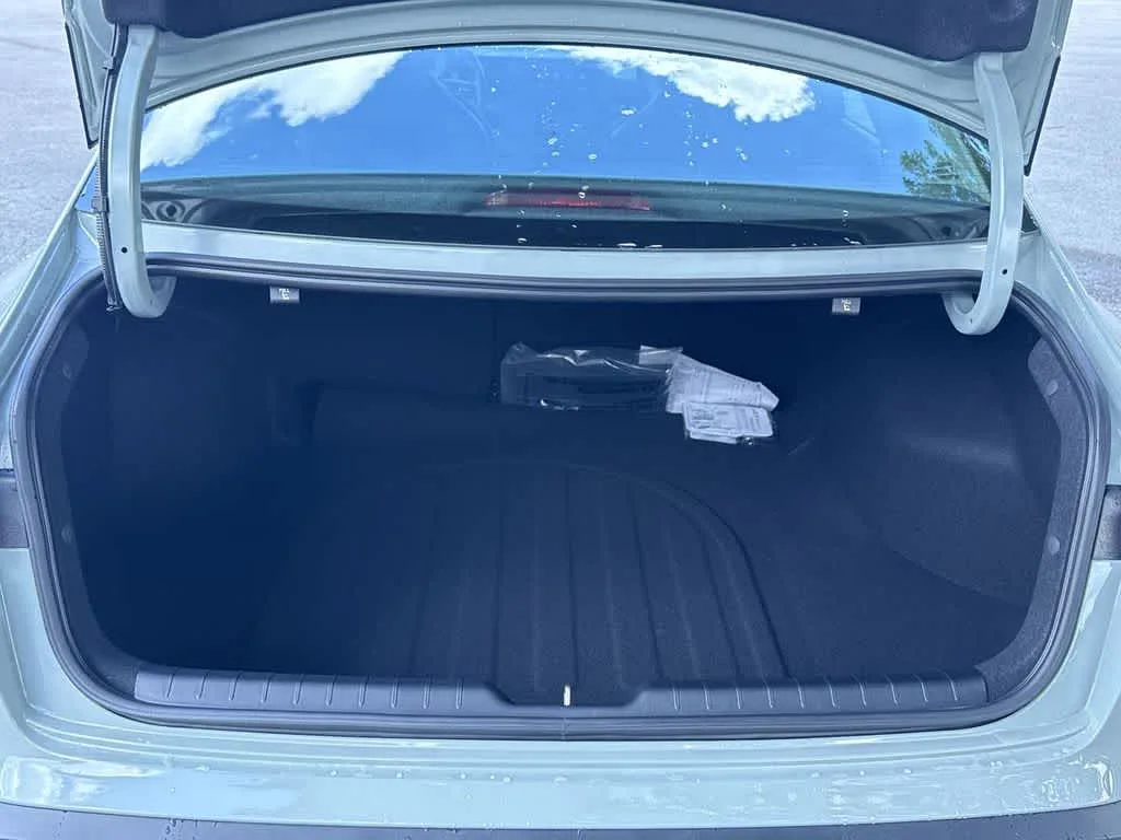 2026 Kia K4 LXS photo 25