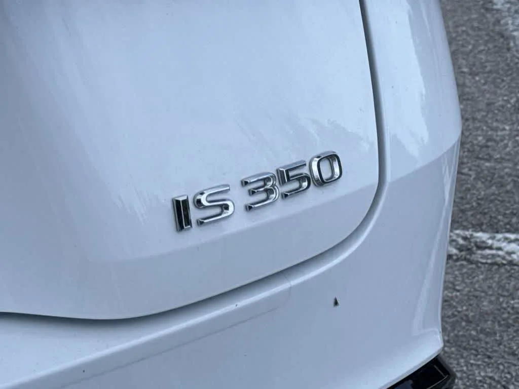 2024 Lexus IS 350 F SPORT Design photo 10