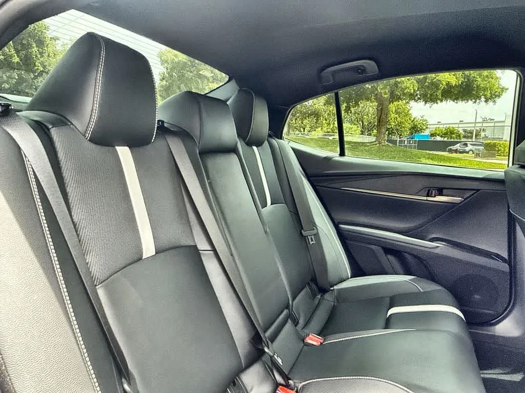 2025 Toyota Camry SE photo 26