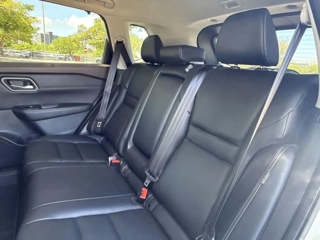 2021 Nissan Rogue SL photo 21