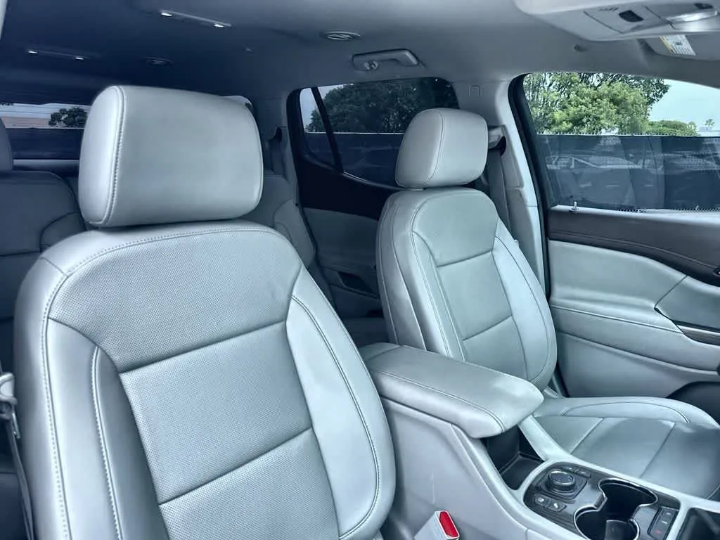 2023 GMC Acadia SLT photo 27