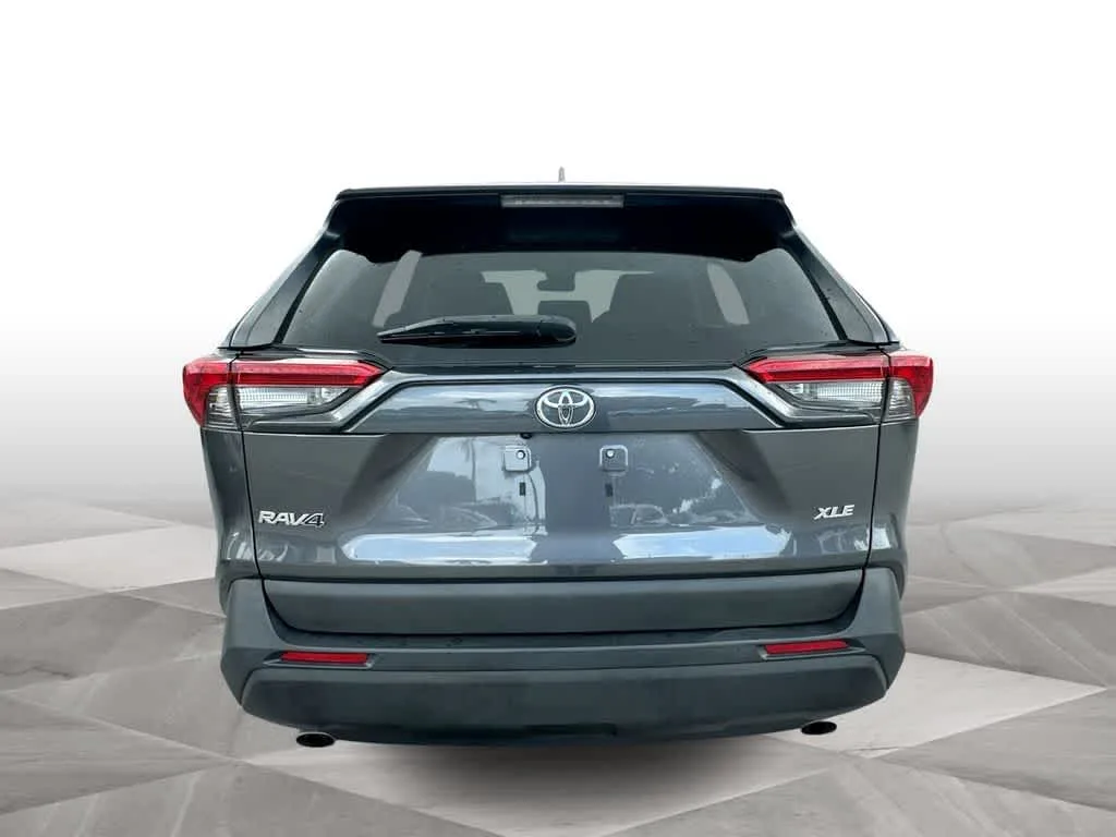 2024 Toyota RAV4 XLE photo 7