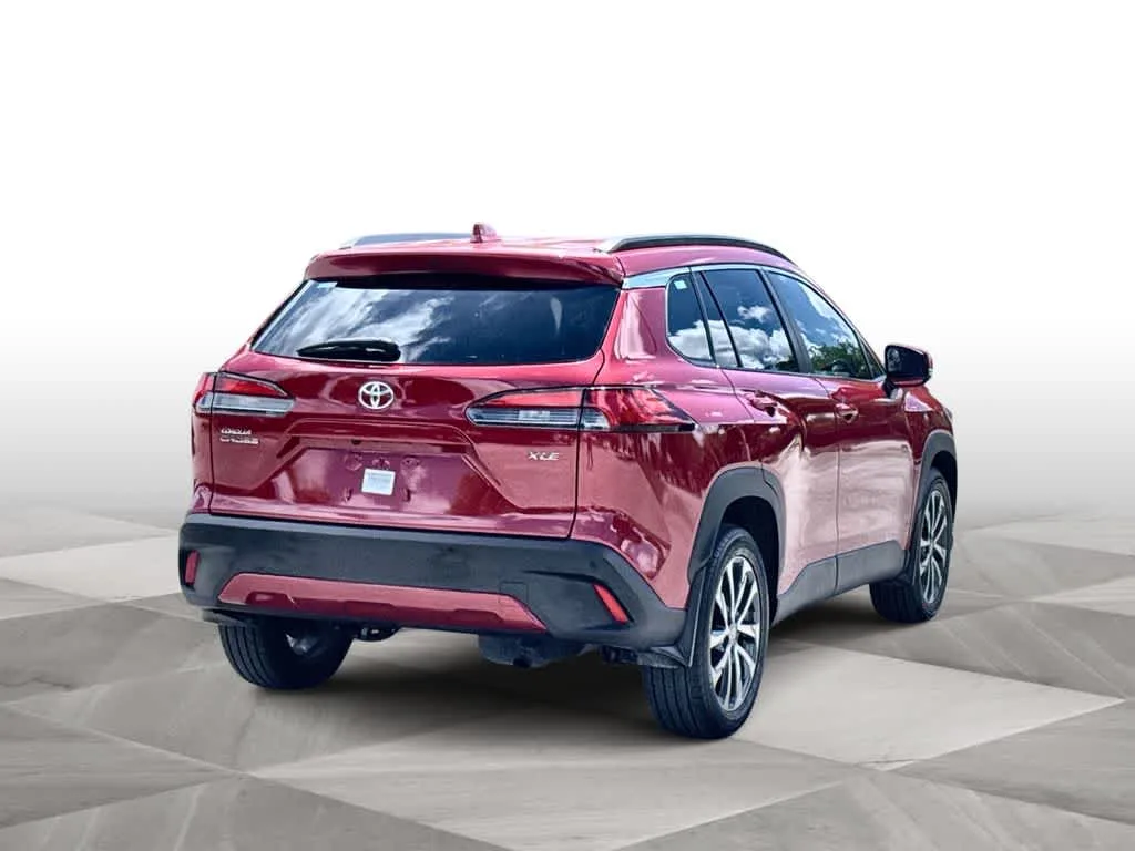 2023 Toyota Corolla Cross XLE photo 8