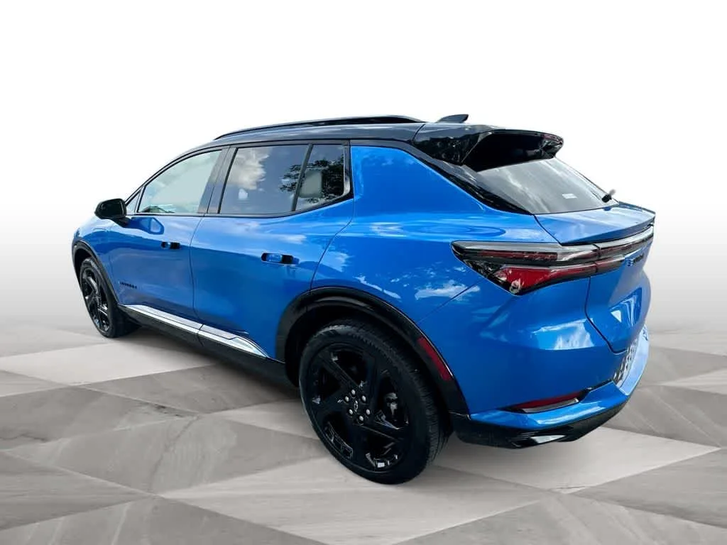 2026 Chevrolet Equinox EV RS photo 6