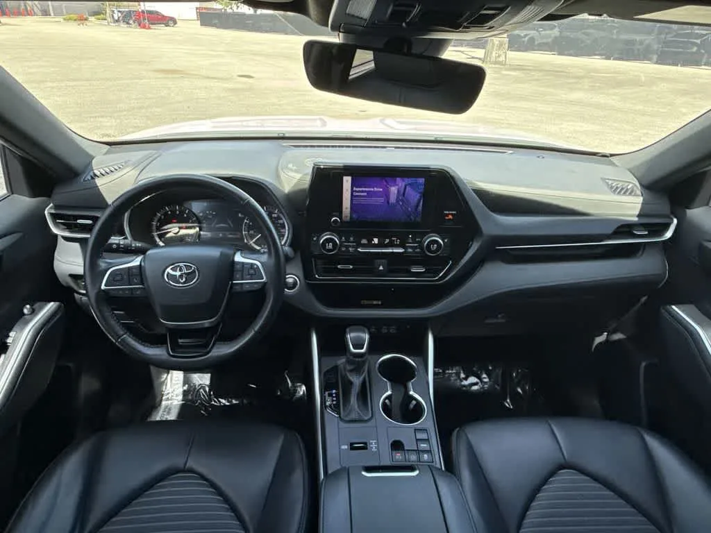 2024 Toyota Highlander XSE photo 24