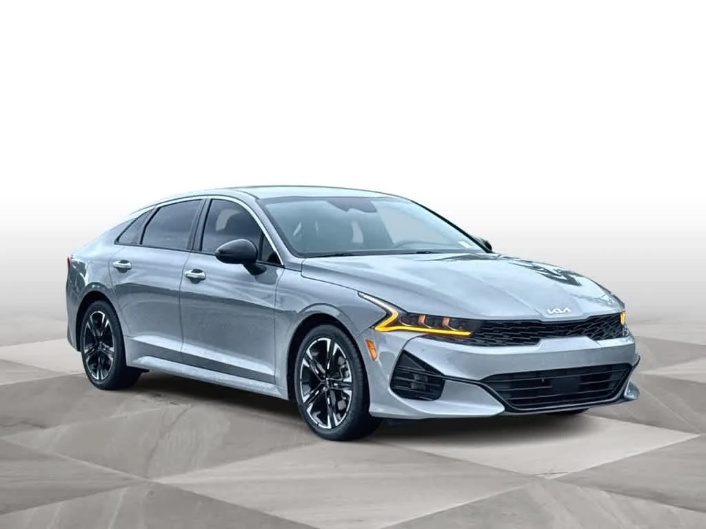 2024 Kia K5 GT-Line photo 2