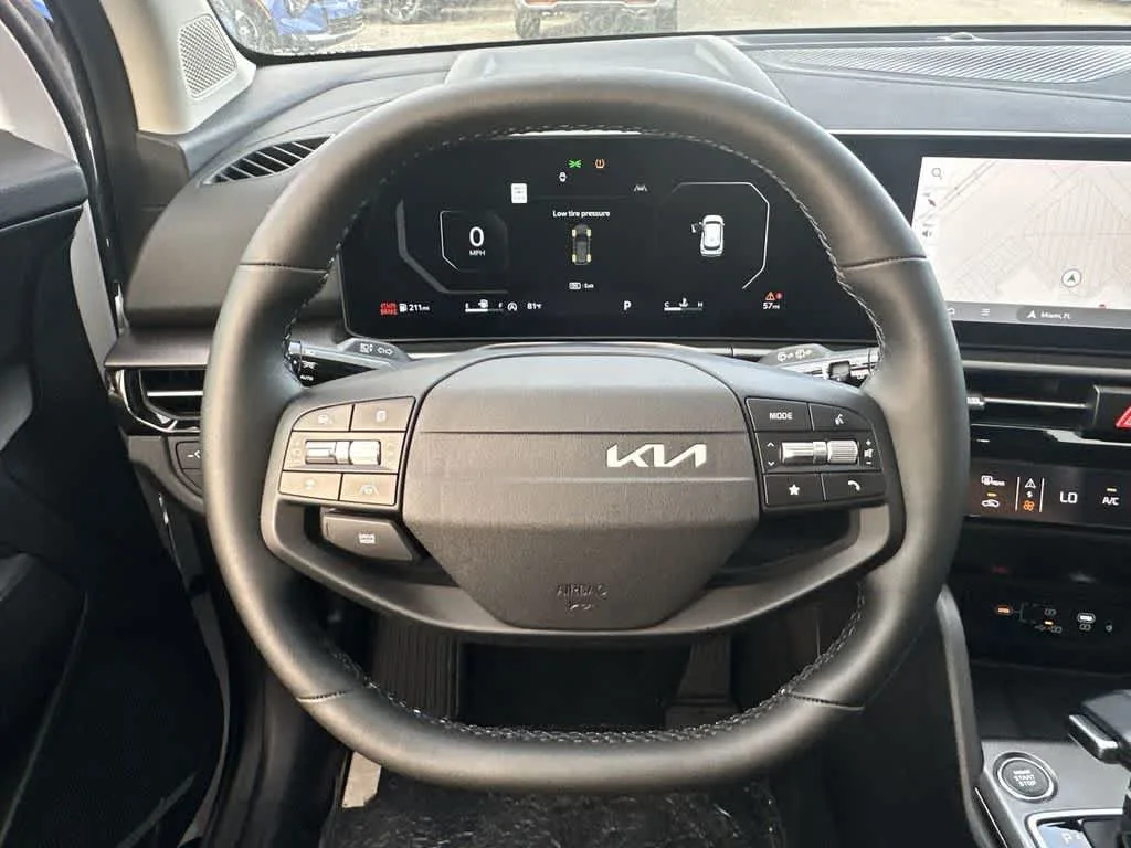 2026 Kia Sportage SX photo 15
