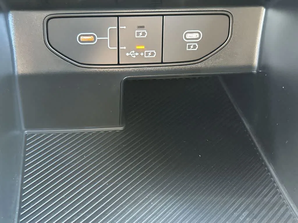2026 Kia Sorento LX photo 17