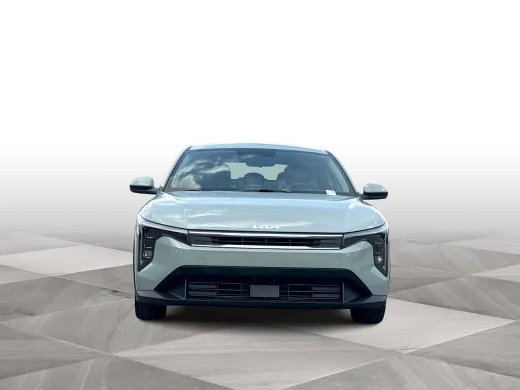 2025 Kia K4 LXS photo 3
