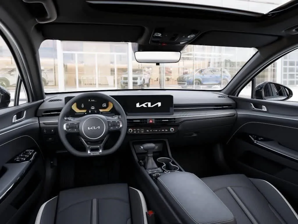 2026 Kia K5 GT-Line photo 9
