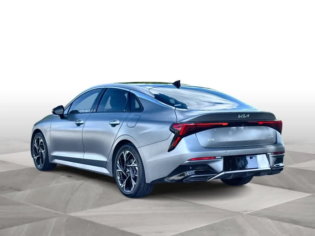 2025 Kia K5 GT-Line photo 6
