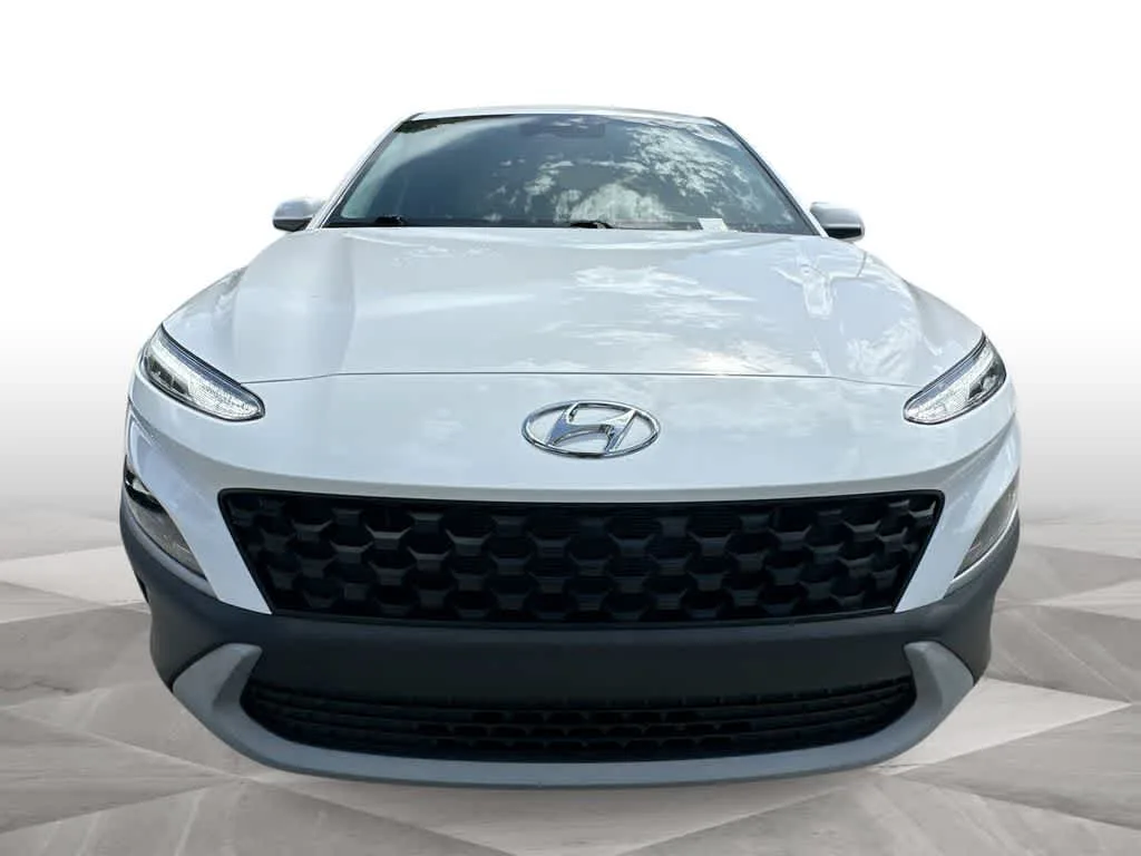 2023 Hyundai Kona SE photo 3